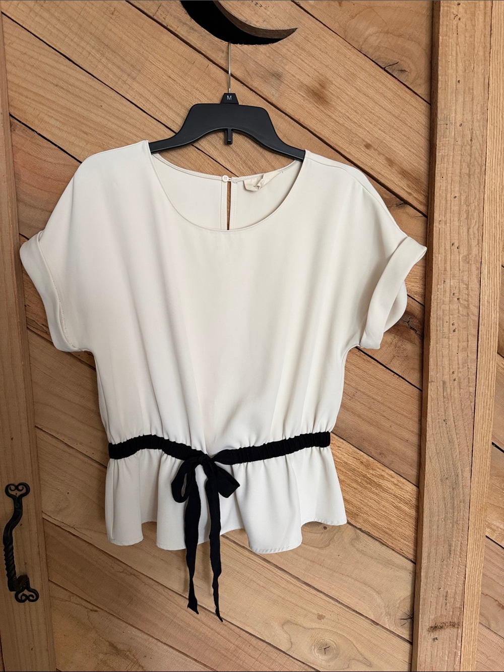 MELLODAY Cream Peplum Short-Sleeve Blouse with Black Waist Tie